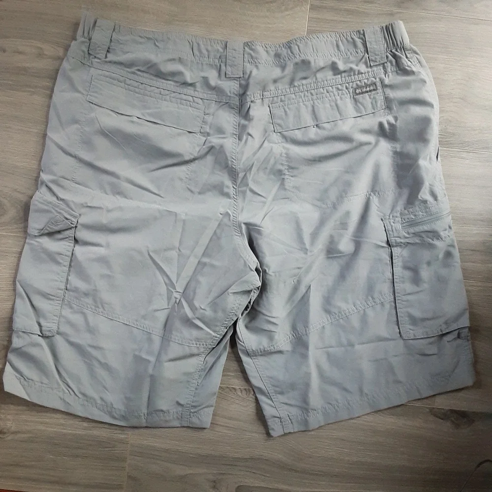 Columbia Mens Gray Nylon Ripstop Cargo Hiking Shorts 42W 12L Outdoor Utility